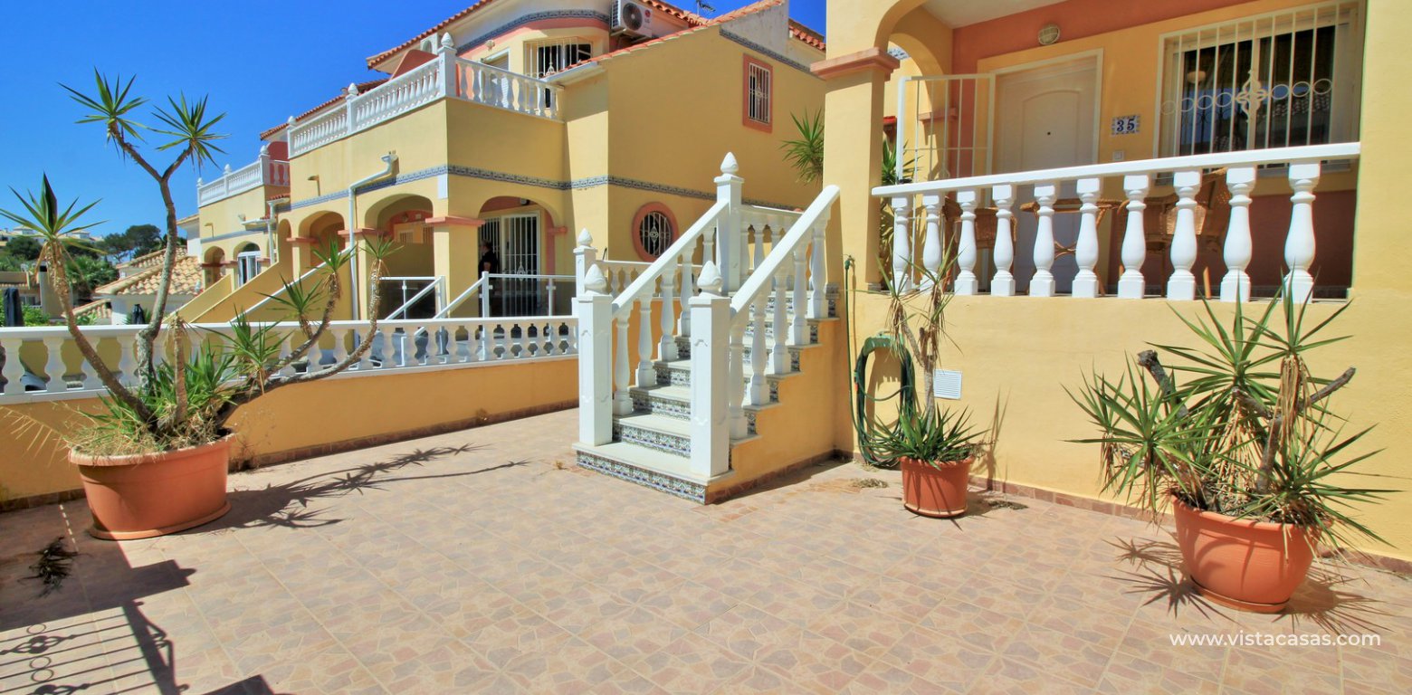 Townhouse te koop in Alicante 3