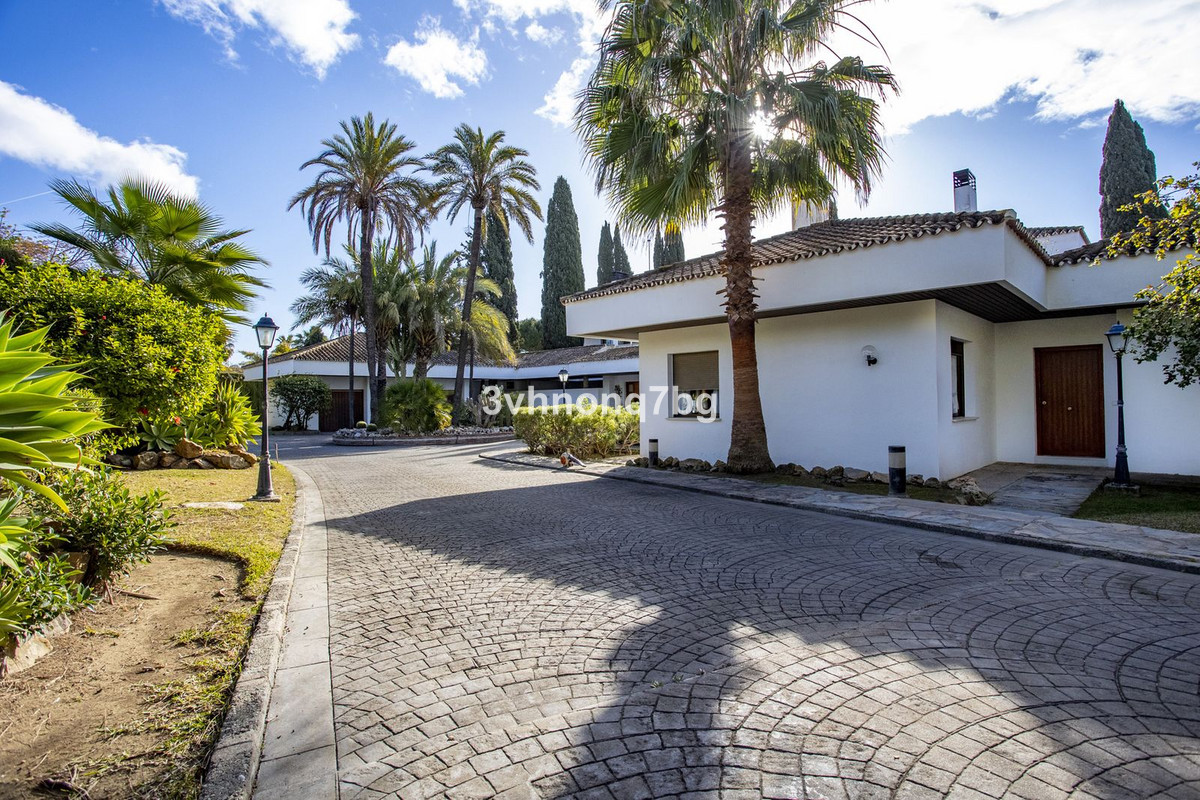 Villa for sale in Marbella - San Pedro and Guadalmina 34