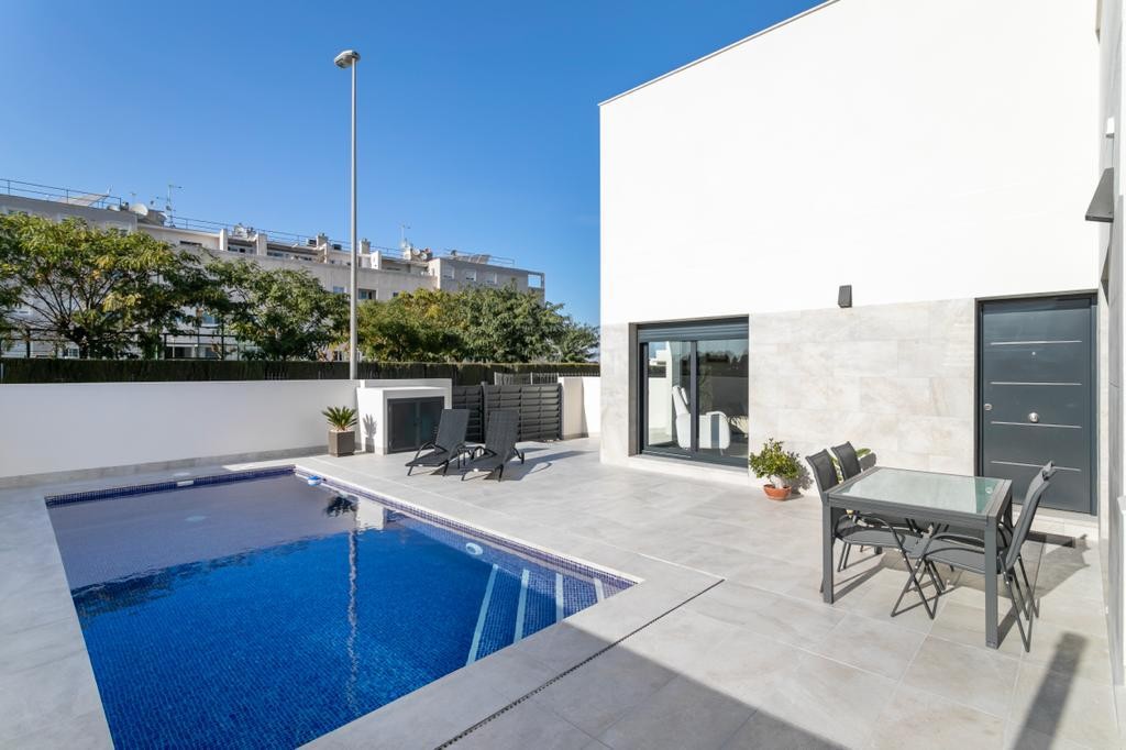 Villa for sale in Alicante 15