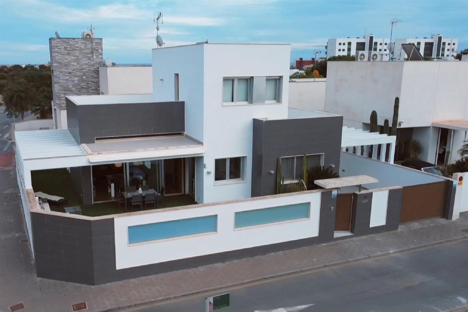 Villa à vendre à Alicante 18