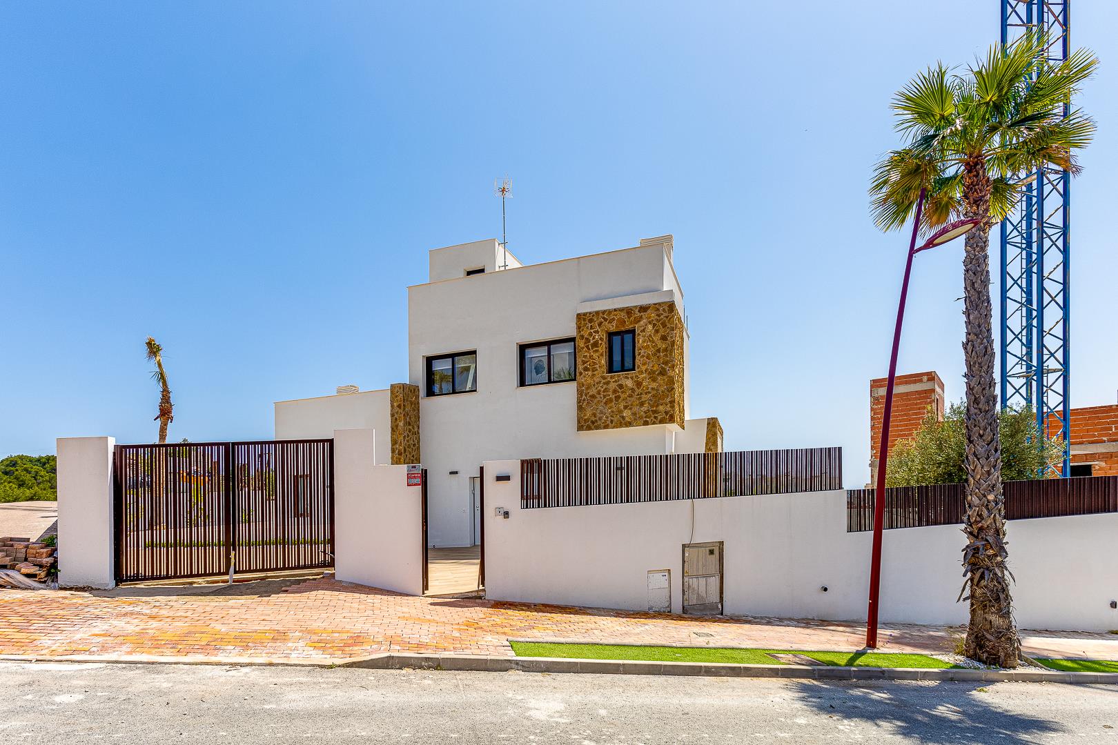 Villa for sale in Alicante 45