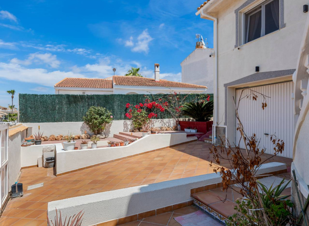 Villa à vendre à Alicante 32