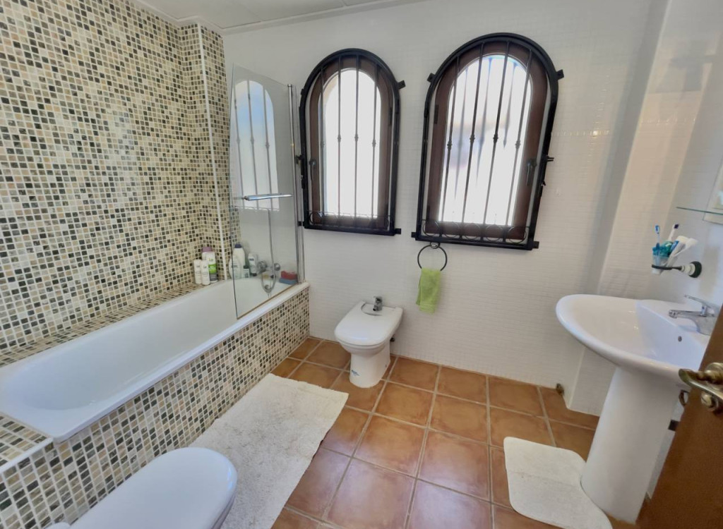 Villa à vendre à Alicante 10