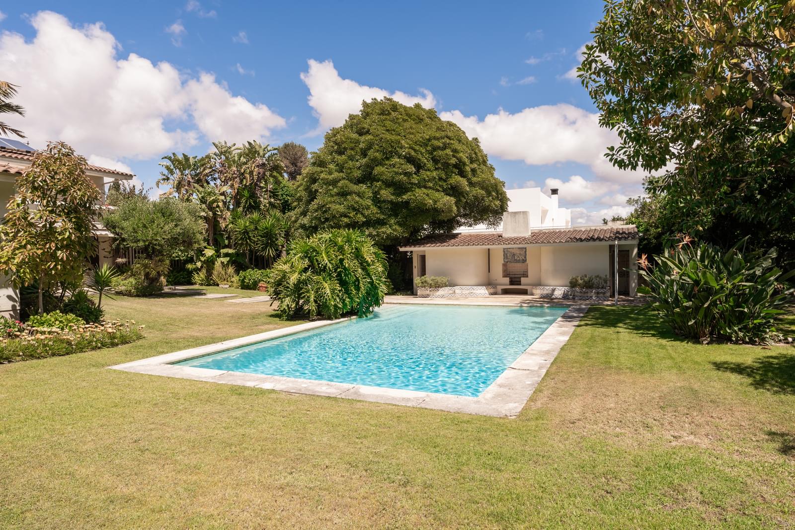 Villa for sale in Cascais and Estoril 51
