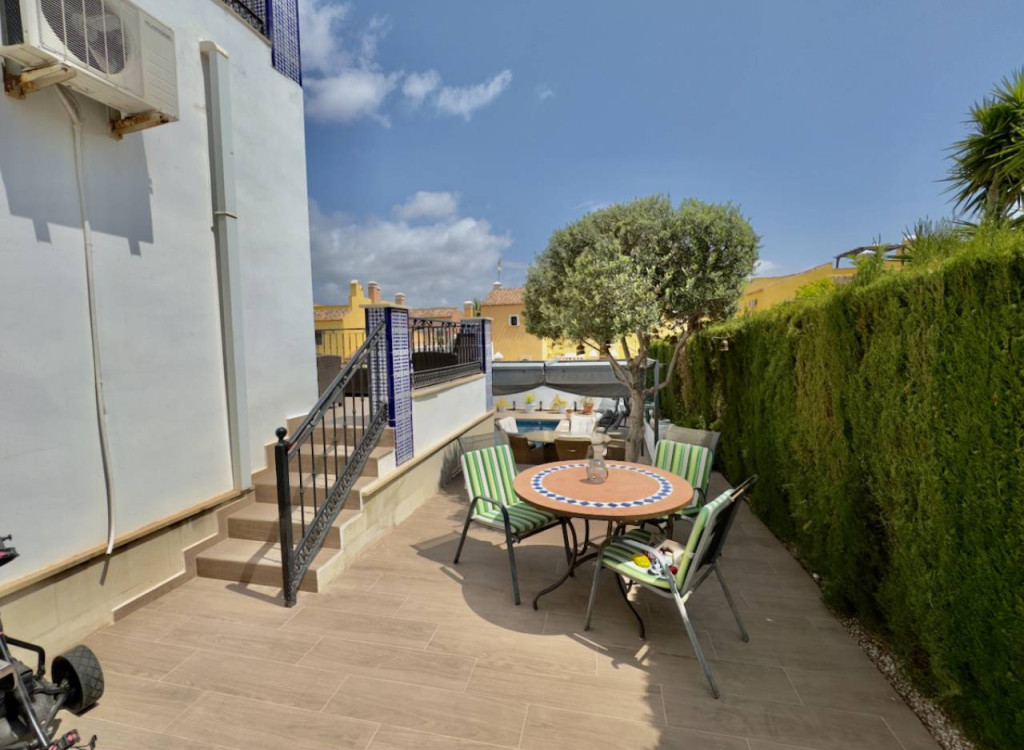 Villa for sale in Alicante 18