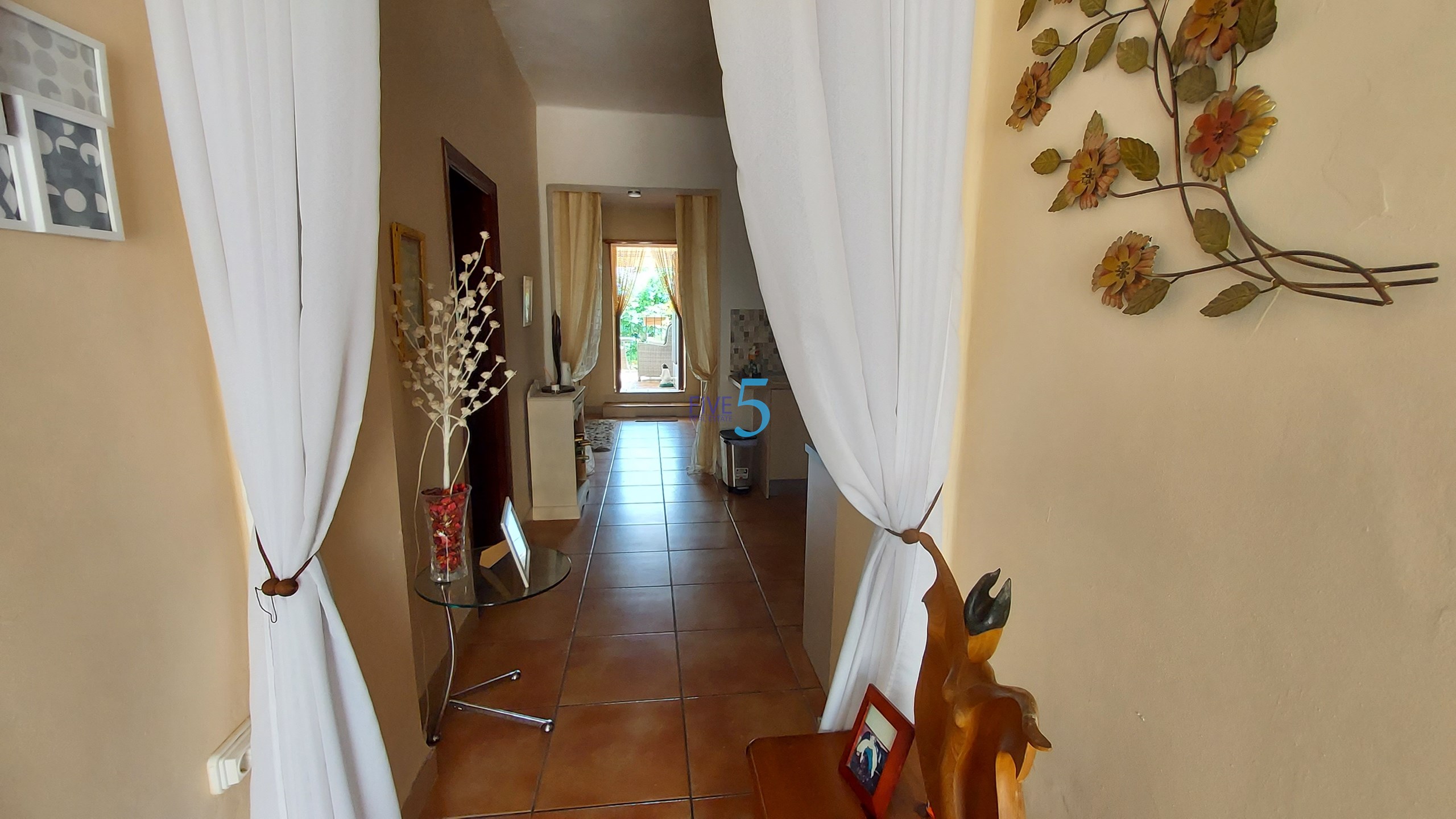 Townhouse for sale in Valencia City 22