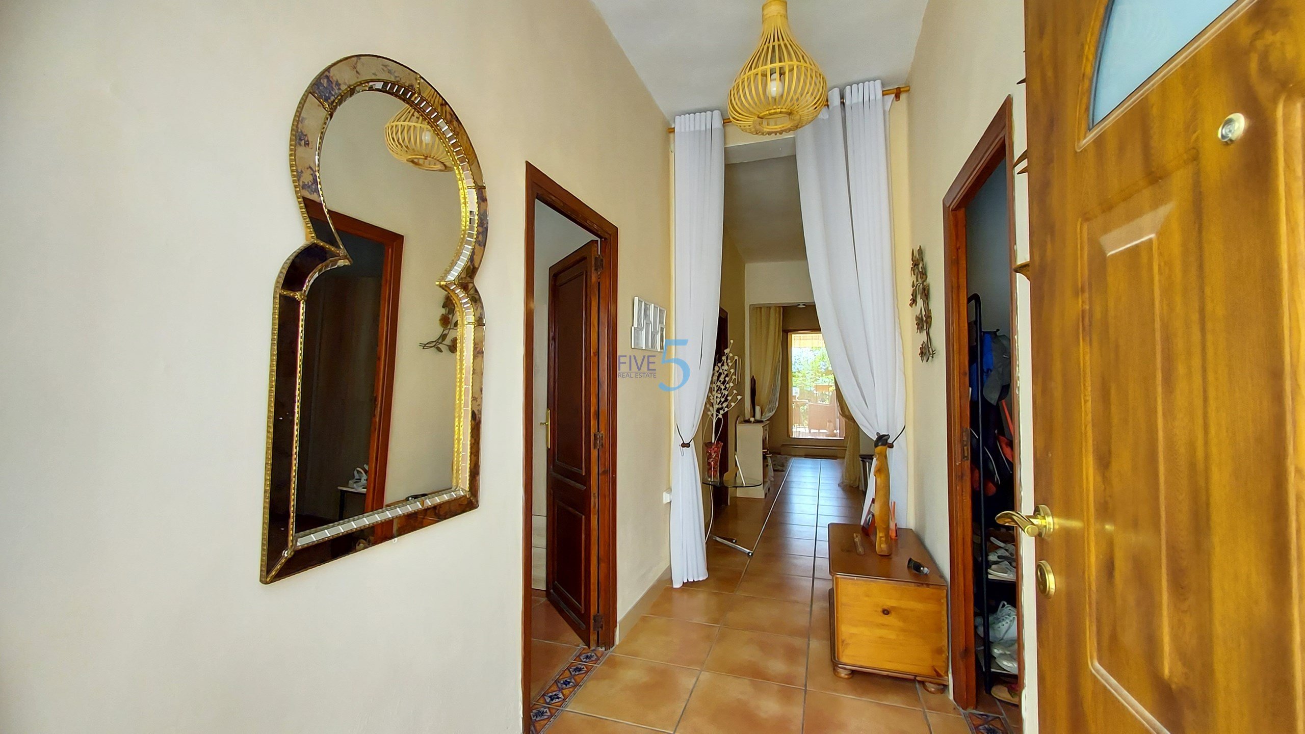 Townhouse for sale in Valencia City 5