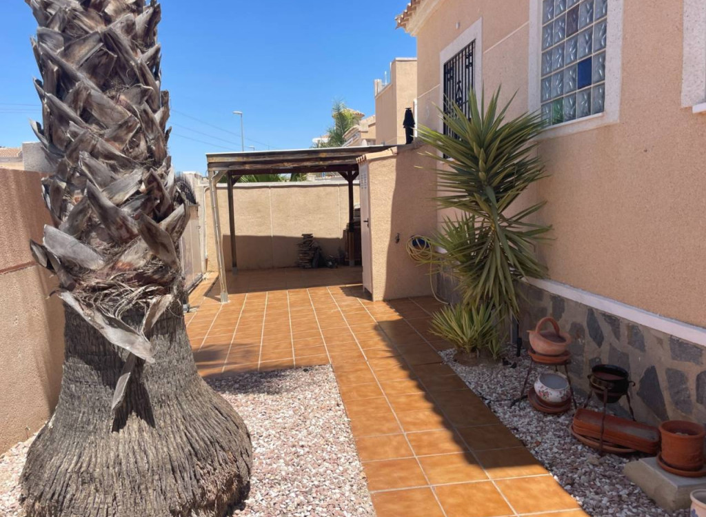 Villa for sale in Alicante 24