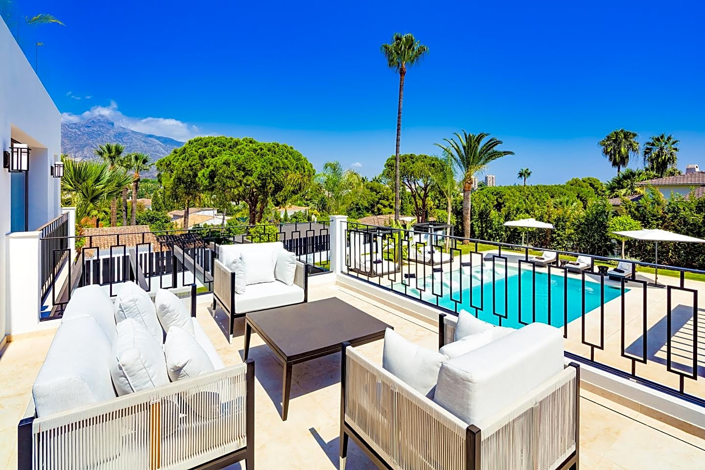 Villa for sale in Marbella - Nueva Andalucía 2