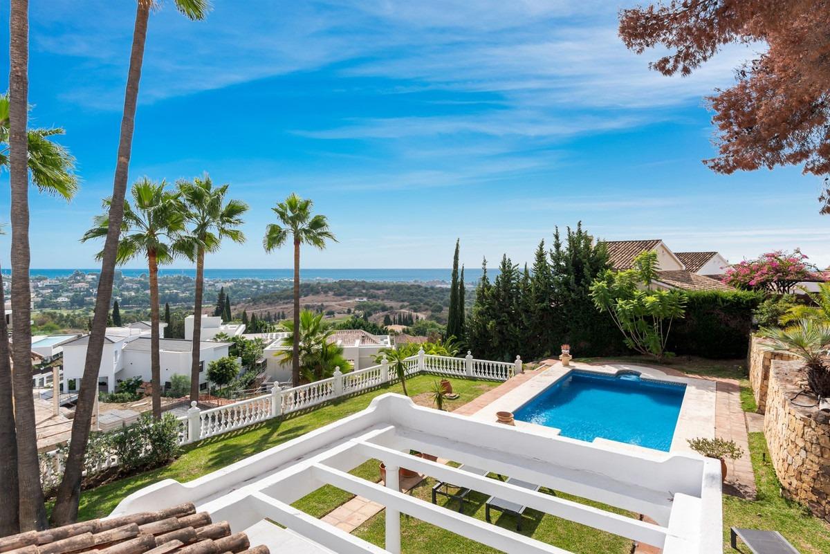 Villa à vendre à Estepona 3