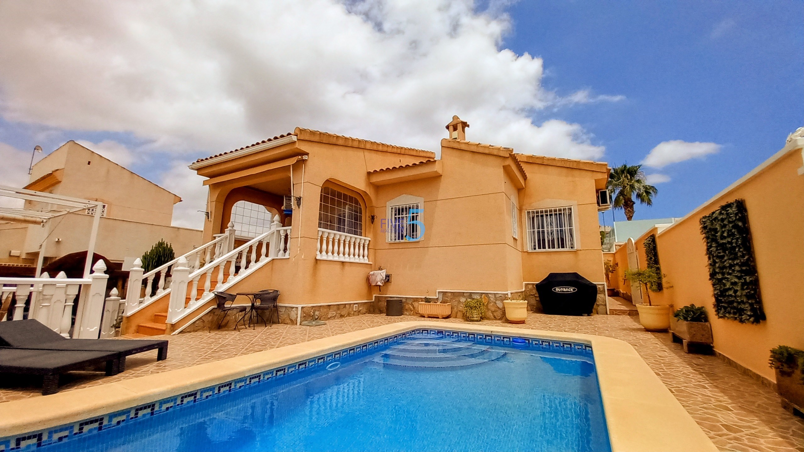 Property Image 609771-rojales-villa-3-2