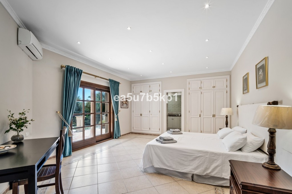 Villa for sale in Málaga 9