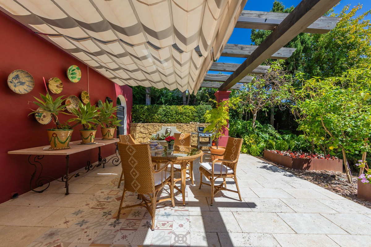 Villa for sale in Estepona 31