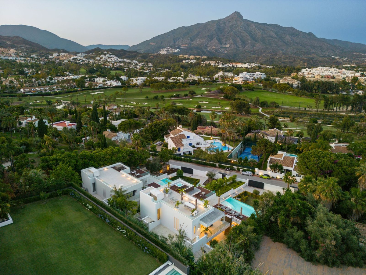 Villa for sale in Marbella - Nueva Andalucía 33