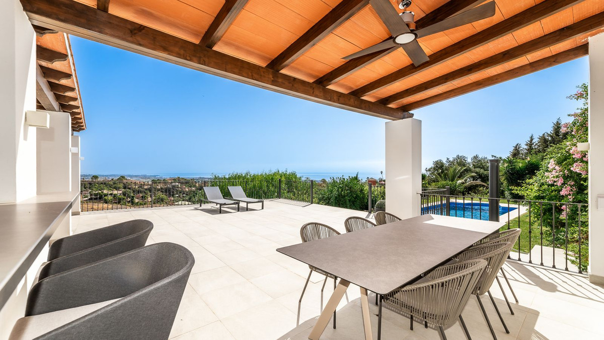 Villa for sale in Estepona 25