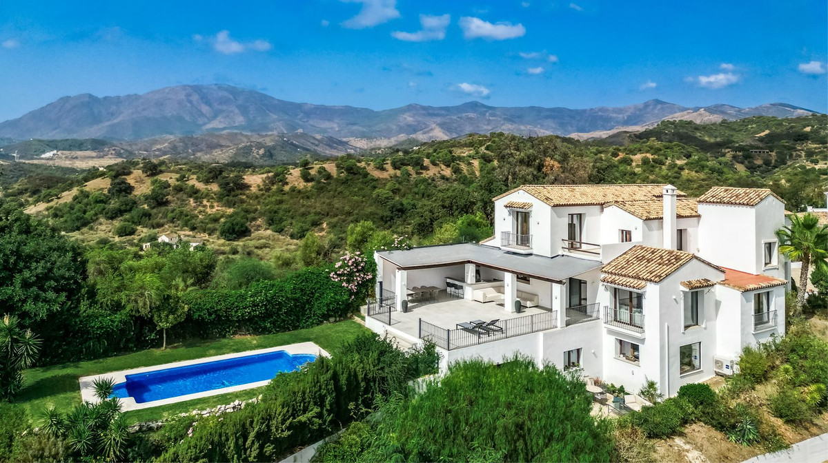 Villa for sale in Estepona 4