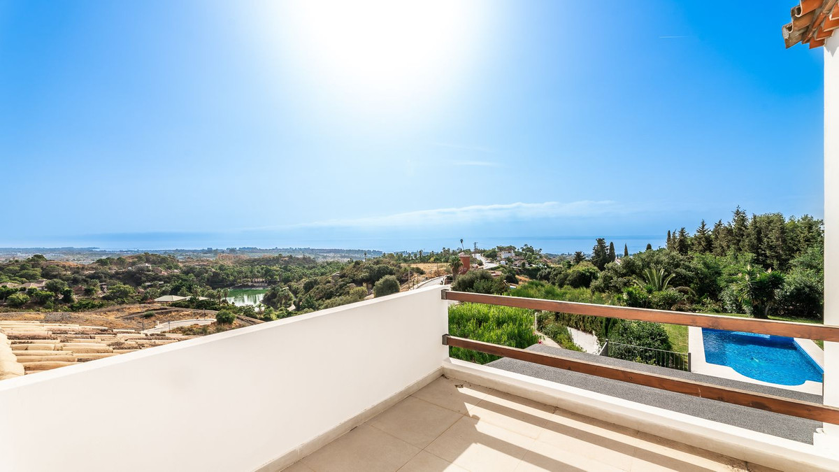 Villa for sale in Estepona 5