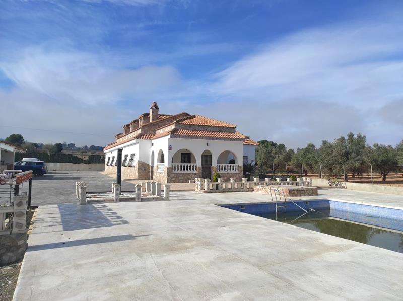 Villa for sale in Alicante 1