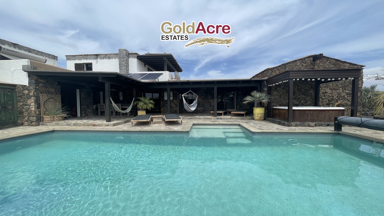 Villa for sale in Fuerteventura 1