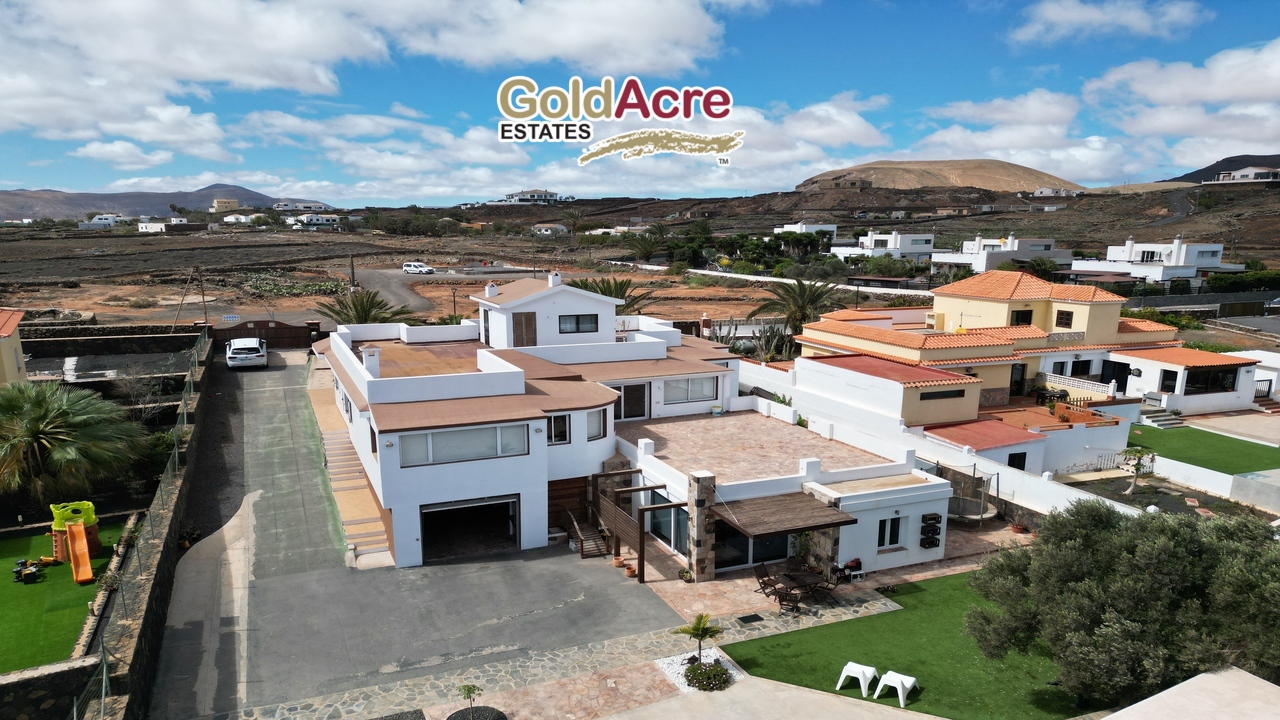 Villa for sale in Fuerteventura 1