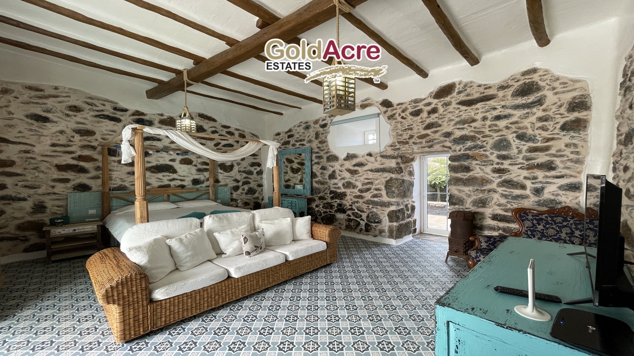 Countryhome for sale in La Palma 37