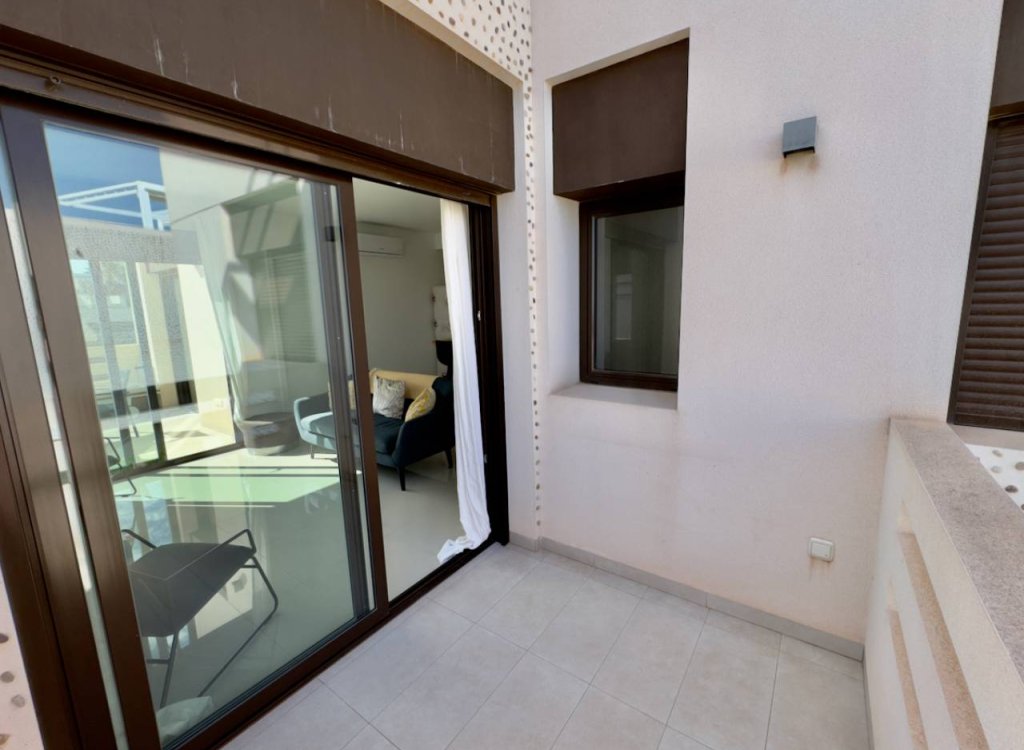 Penthouse te koop in Alicante 11