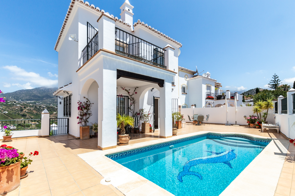 Villa for sale in Frigiliana 1