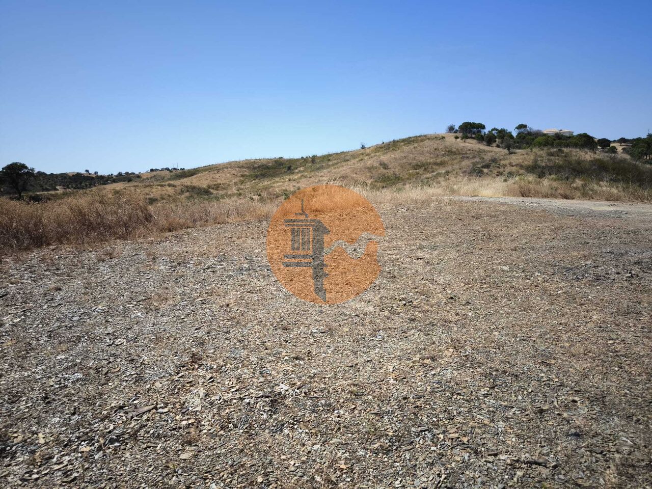 Plot for sale in Faro 21