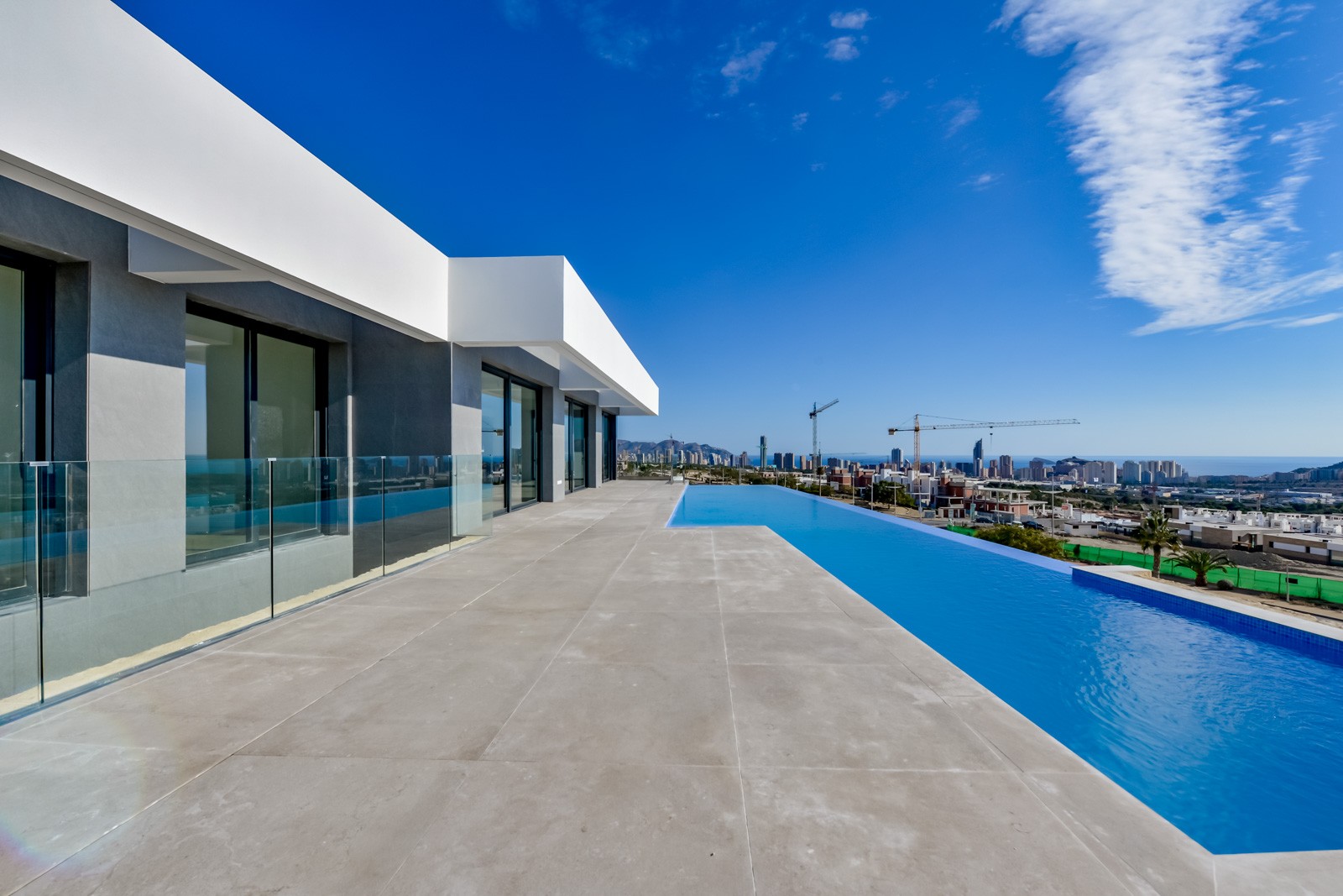 Villa for sale in Alicante 38