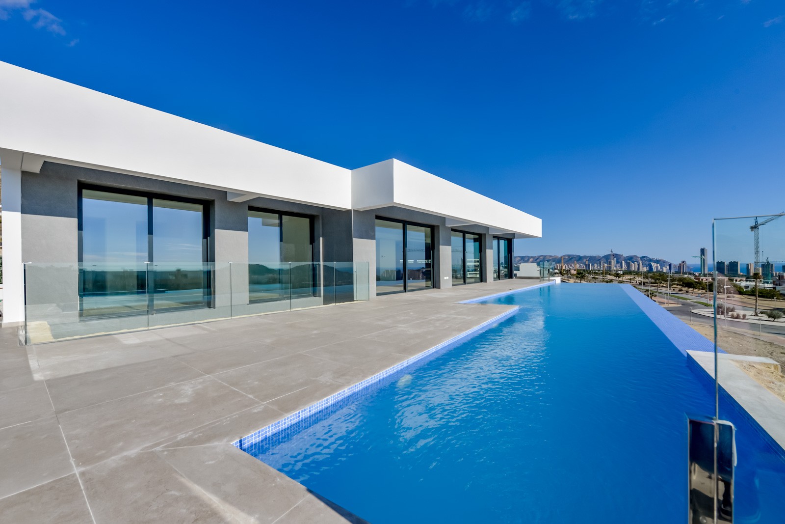 Villa for sale in Alicante 39