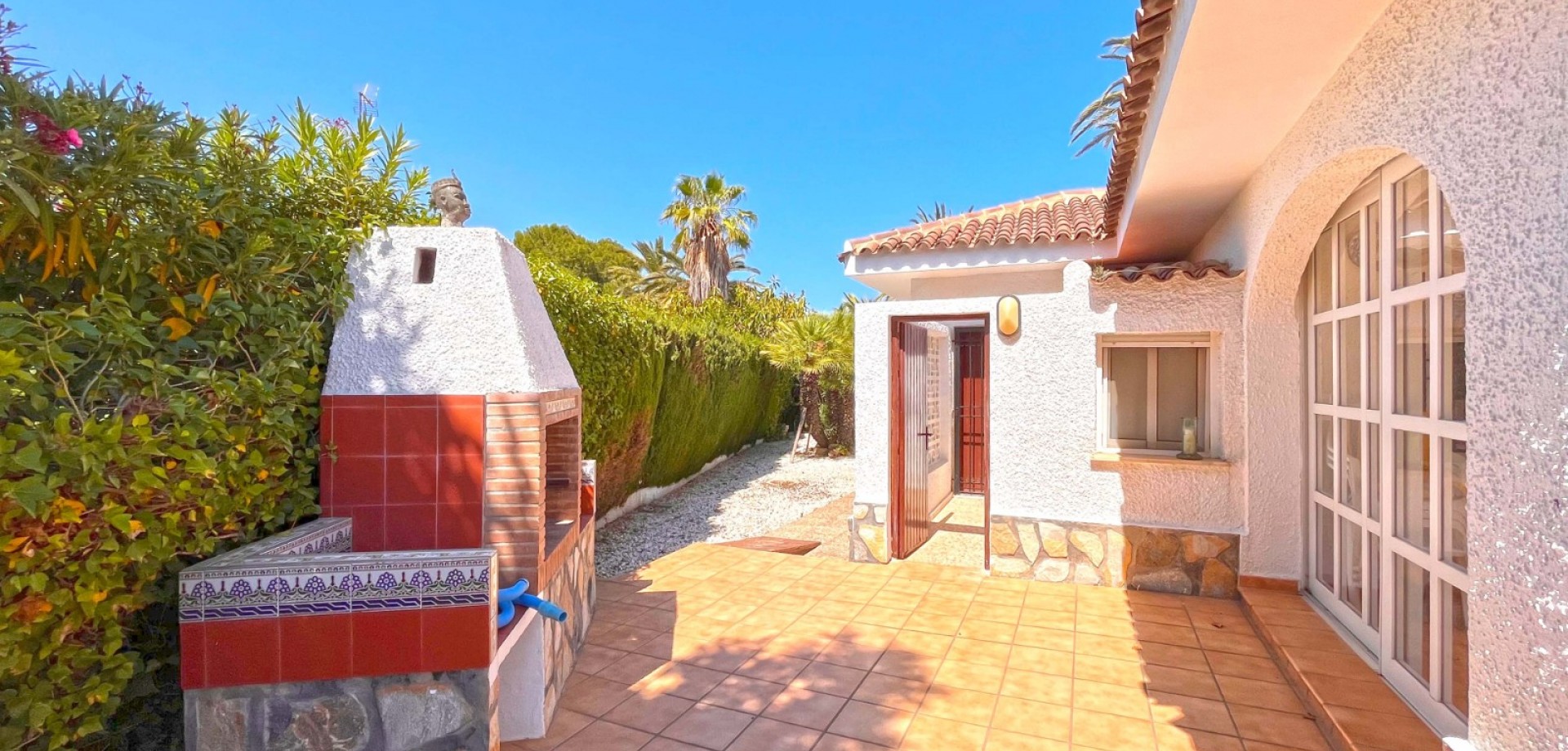 Villa for sale in Alicante 36