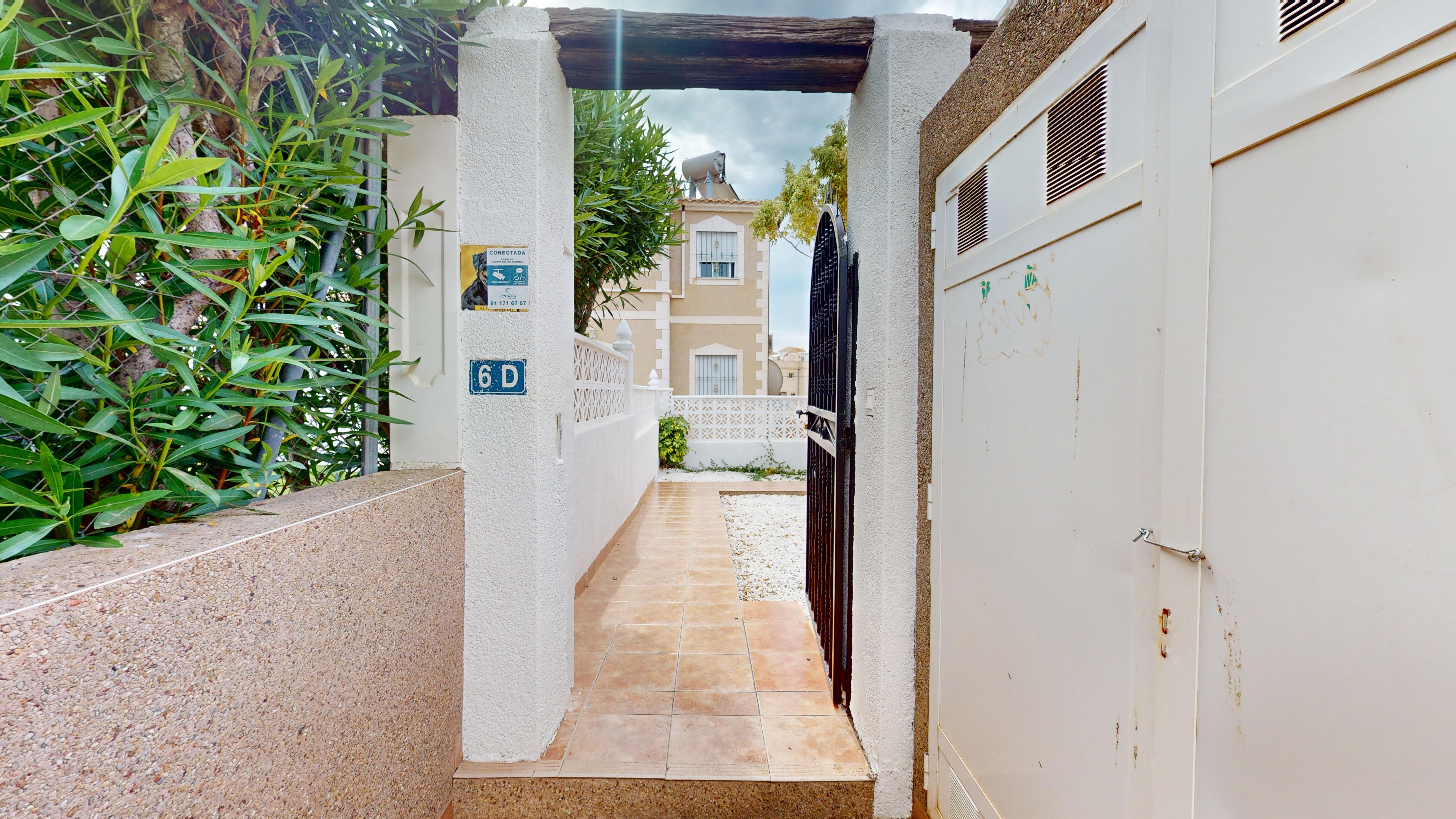 Townhouse for sale in Alicante 32