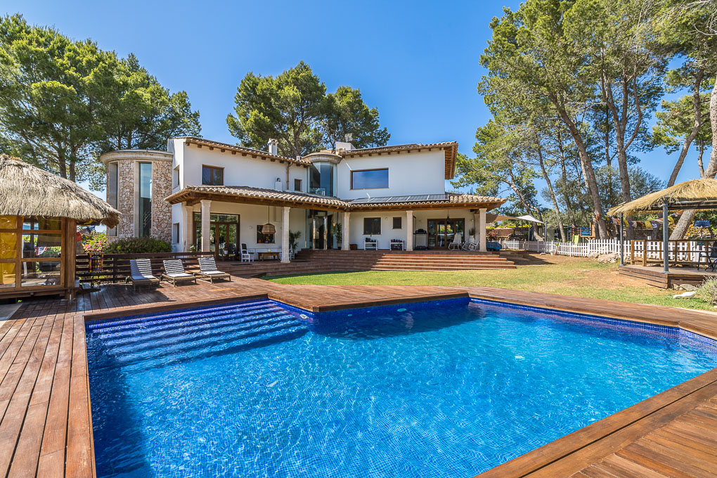 Villa for sale in Mallorca East 1