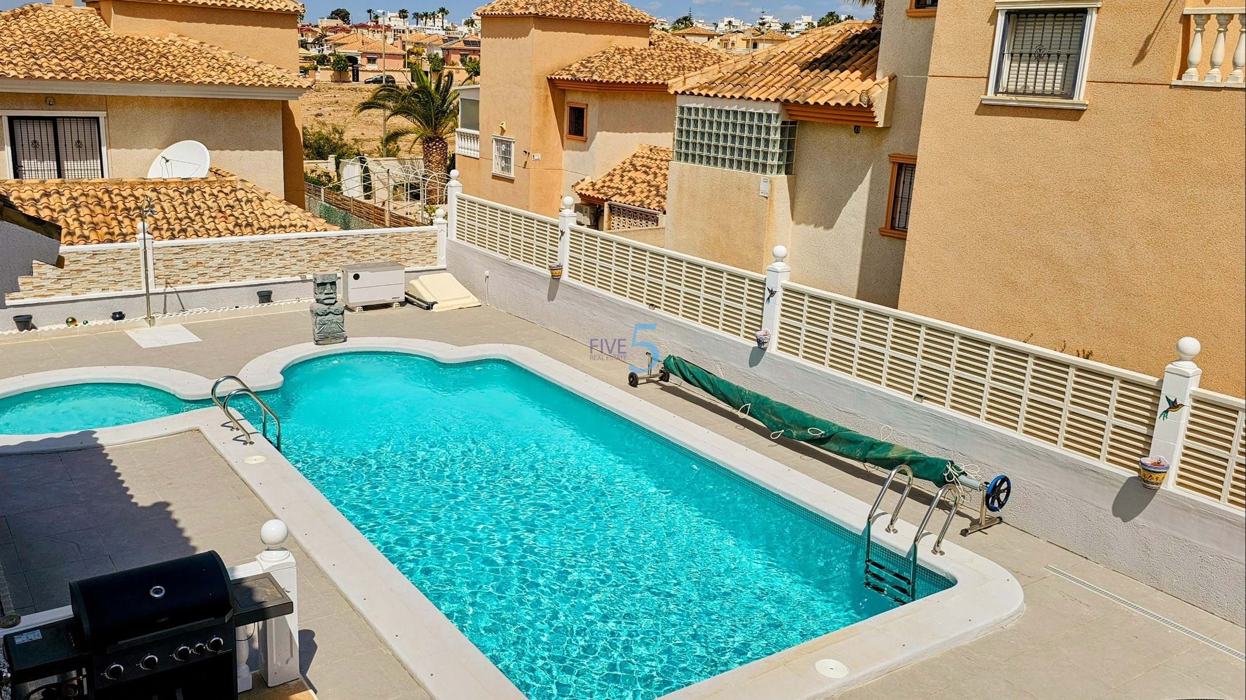 Villa à vendre à Alicante 16