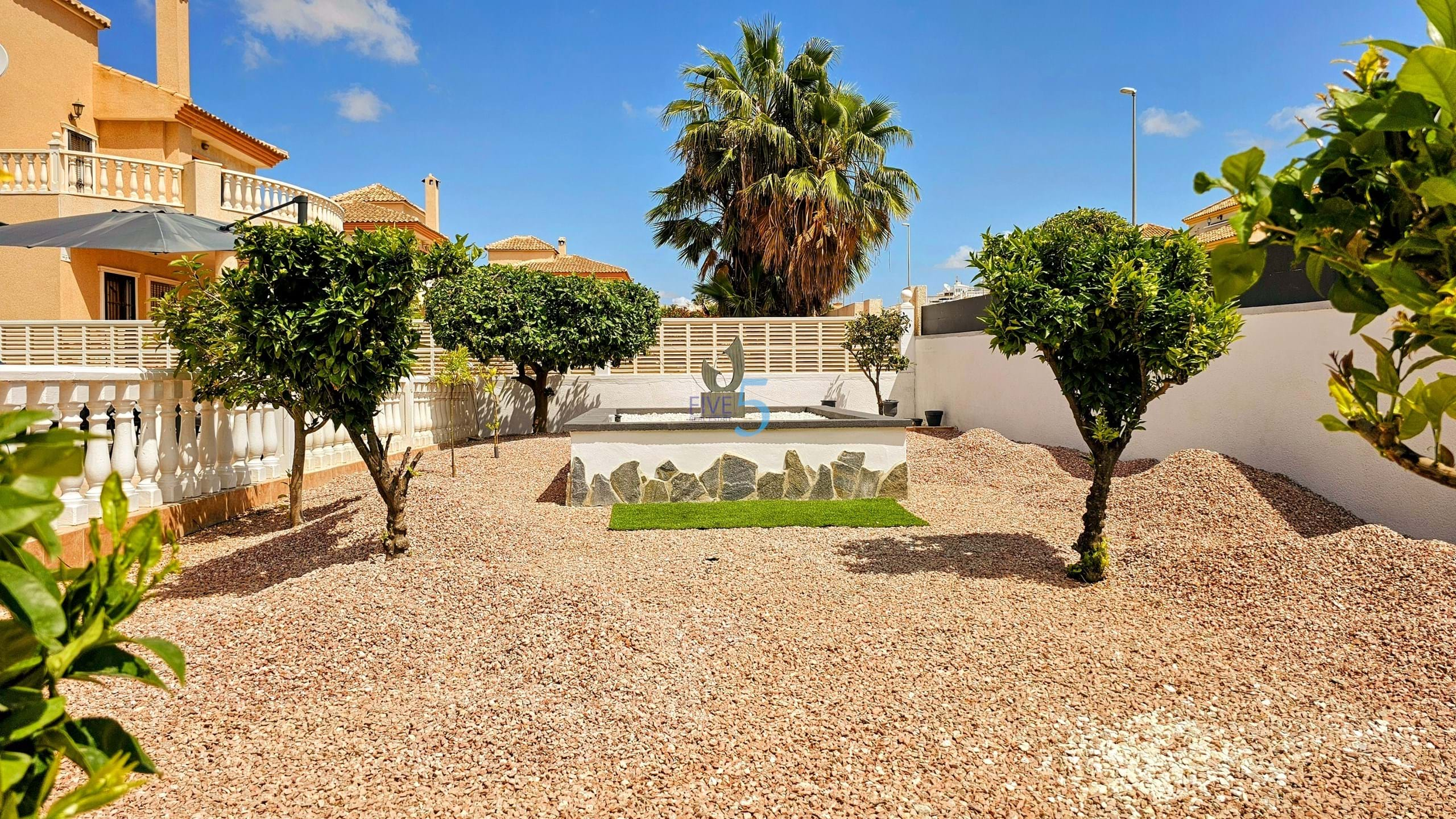 Villa for sale in Alicante 19