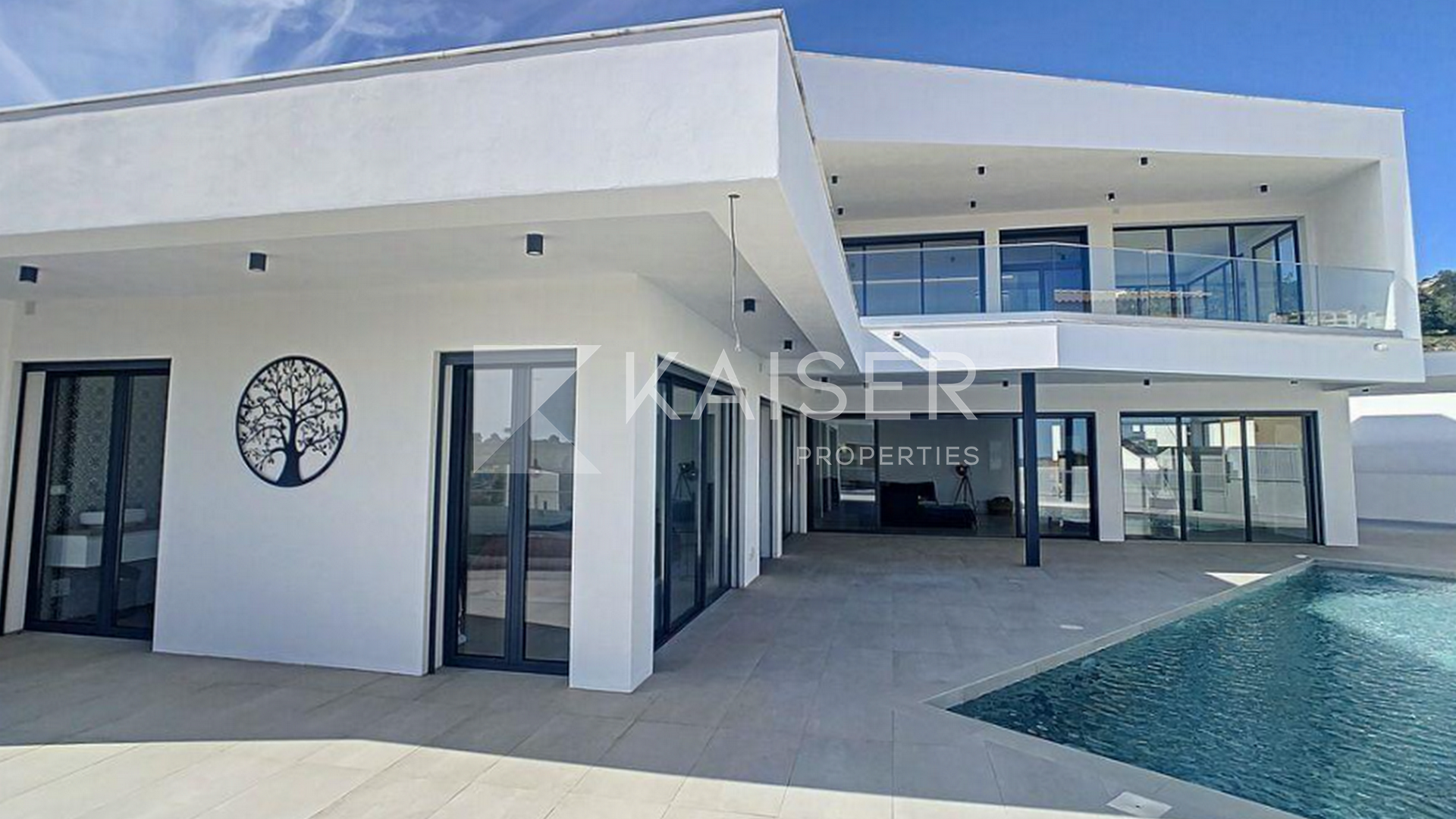 Villa for sale in Albufeira 1