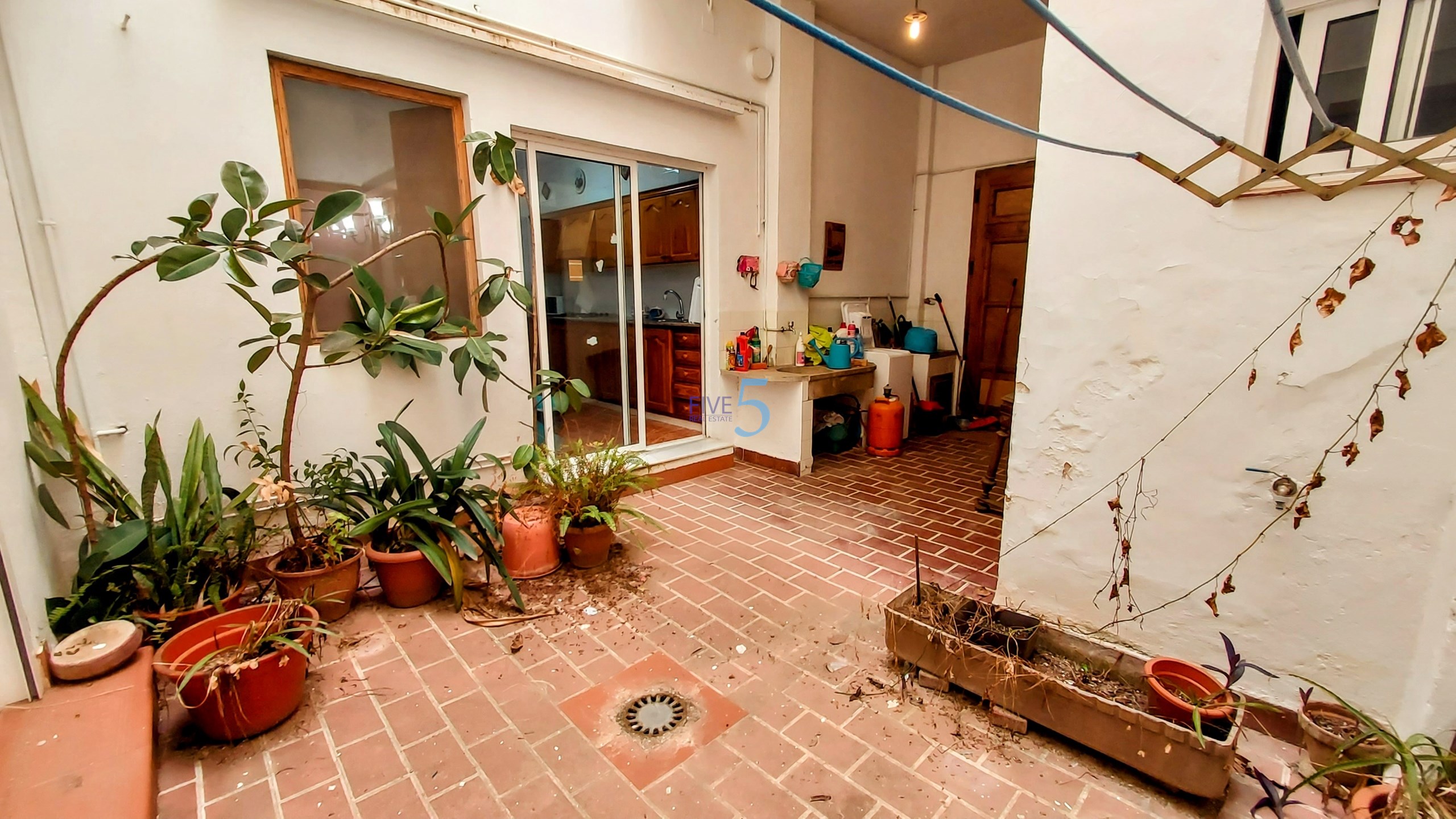 Townhouse for sale in Valencia City 8