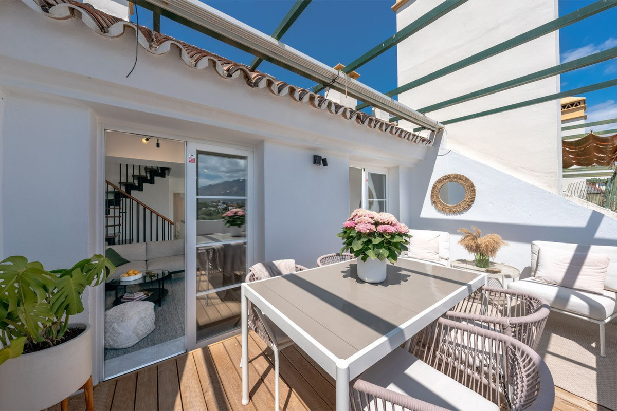 Penthouse for sale in Marbella - Nueva Andalucía 2