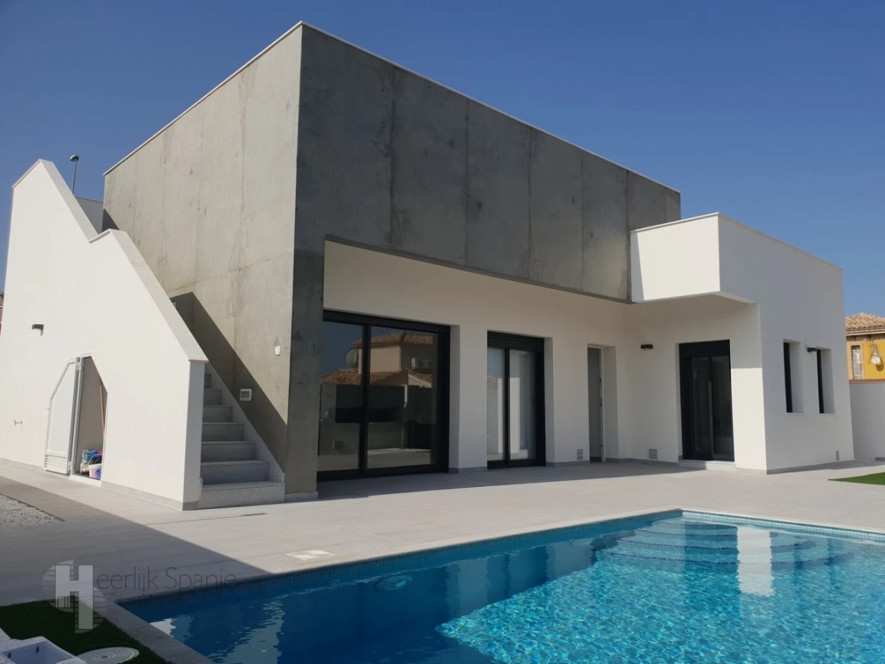 Villa for sale in Alicante 1