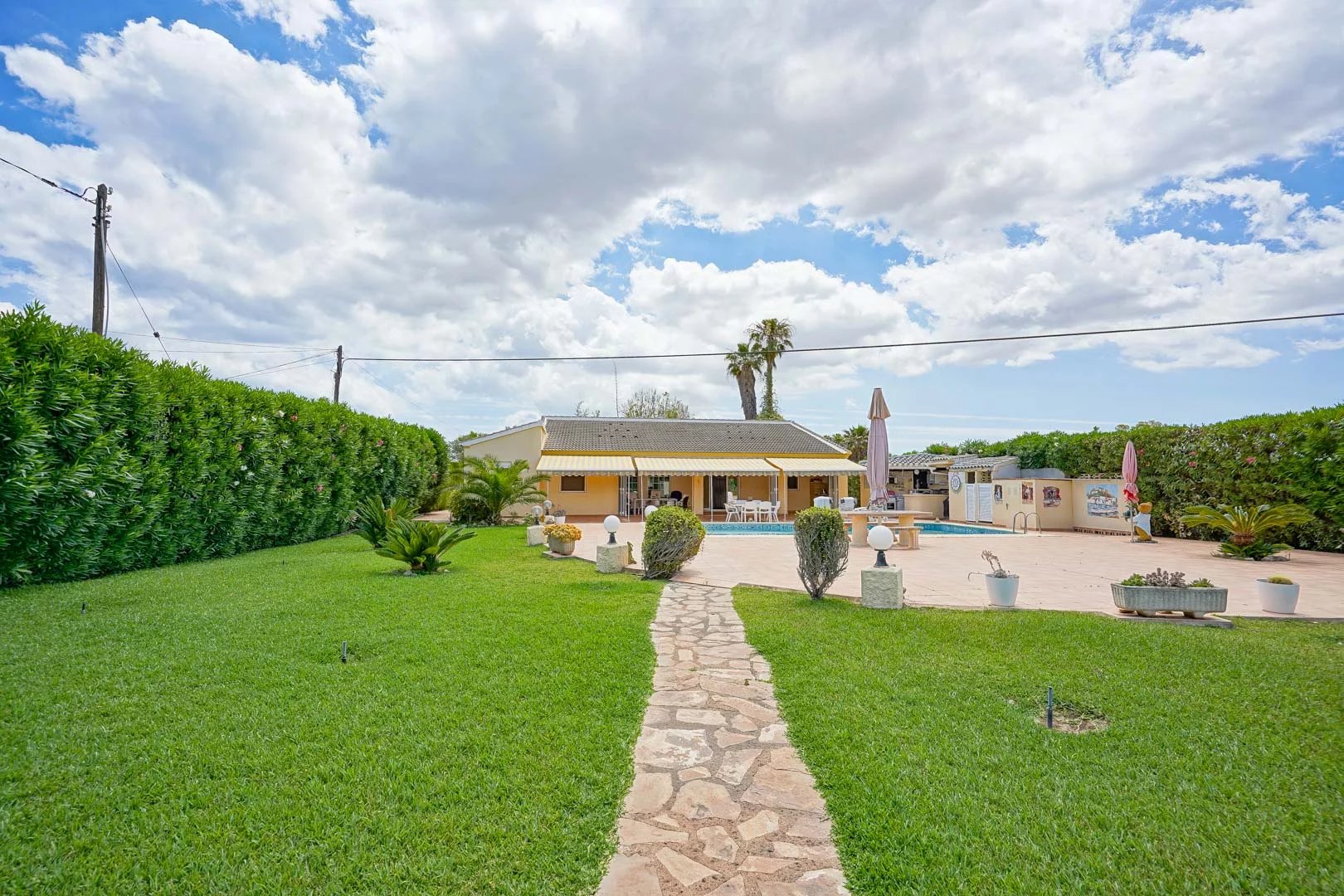 Villa for sale in Alicante 4