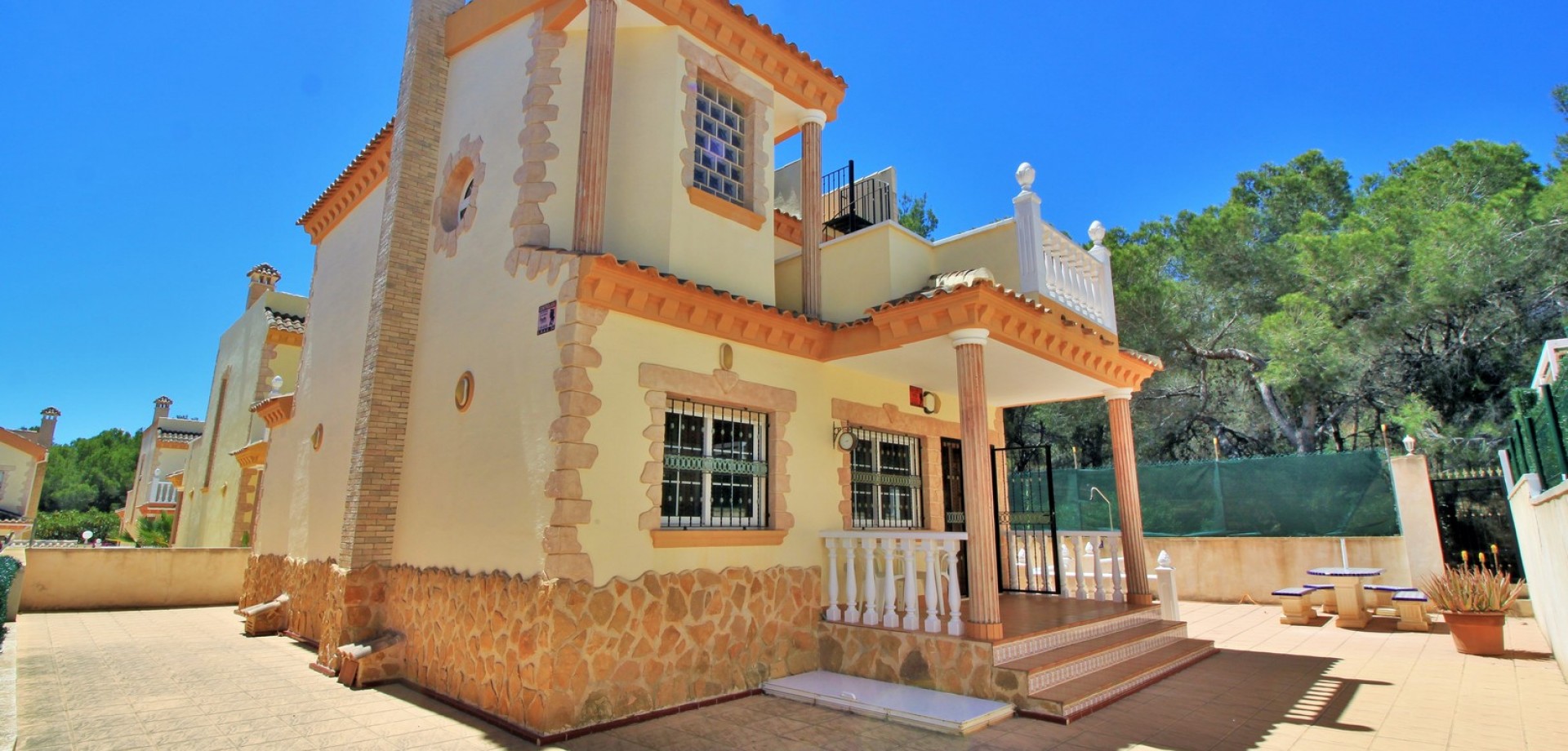 Villa for sale in Alicante 4