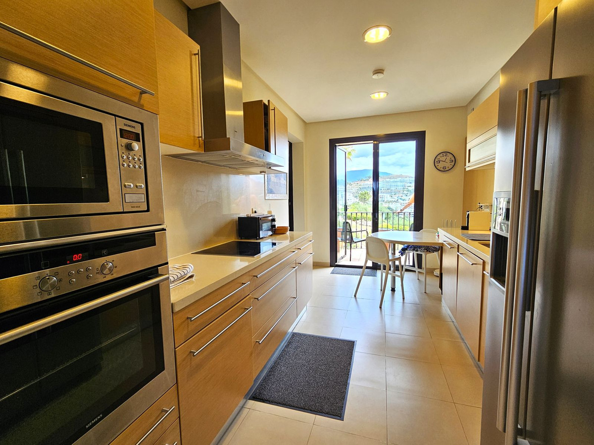 Apartment for sale in Benahavís 9