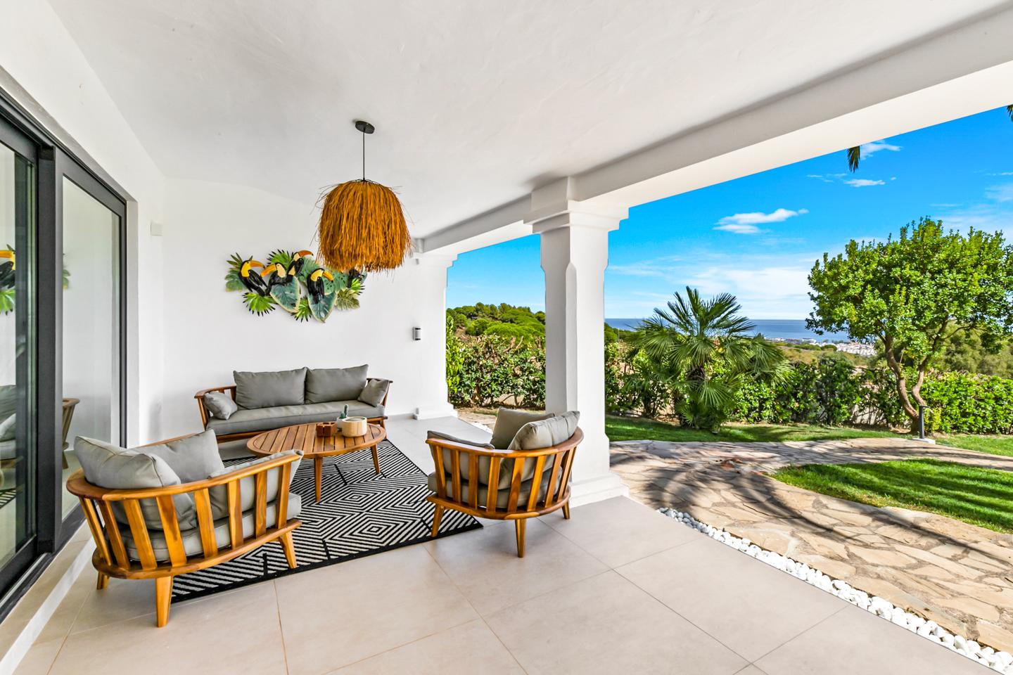 Villa for sale in Estepona 11