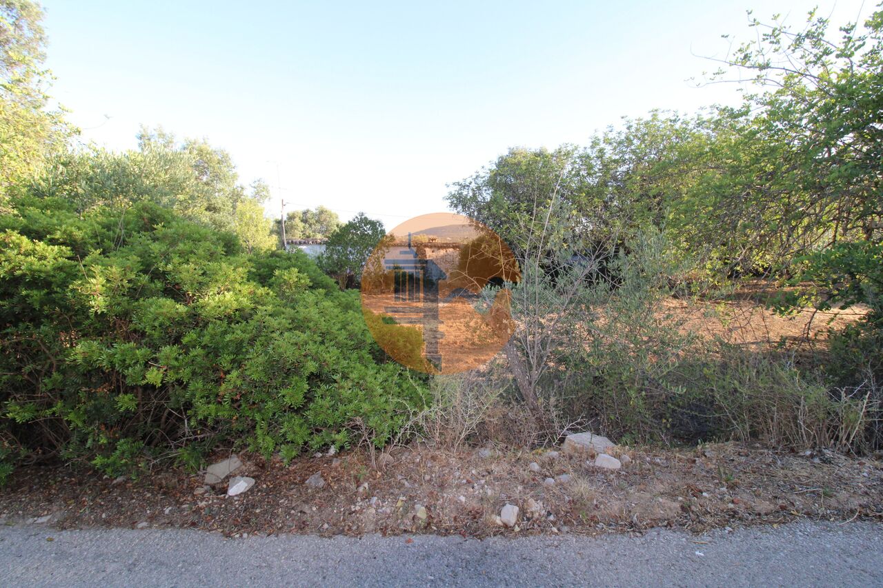 Plot for sale in Faro 18