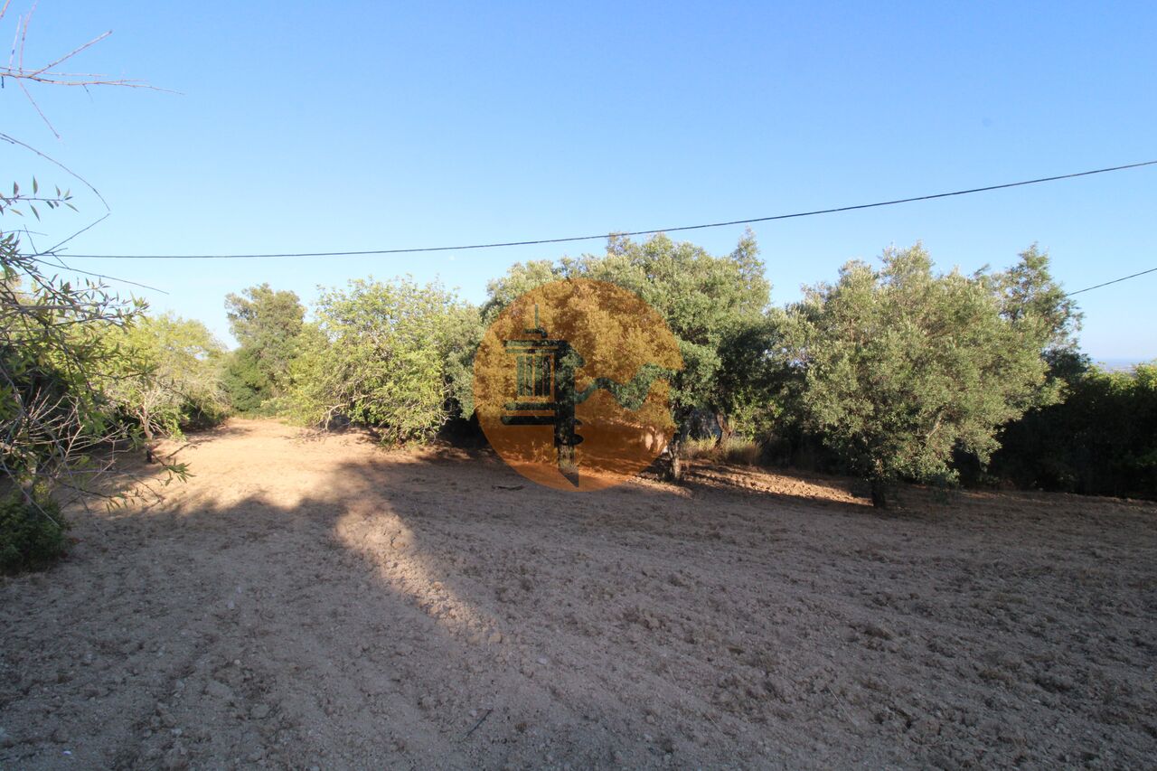 Plot for sale in Faro 27