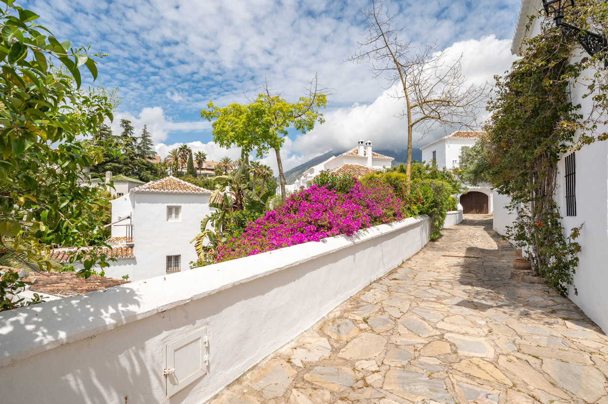 Townhouse for sale in Marbella - Golden Mile and Nagüeles 35