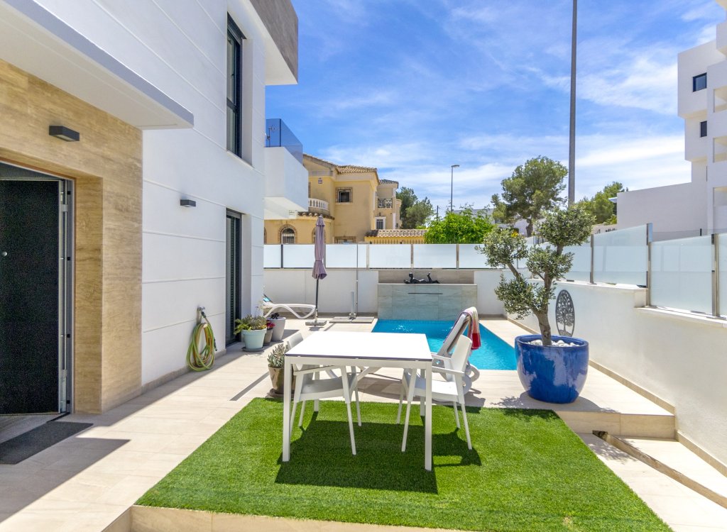 Villa for sale in Alicante 23