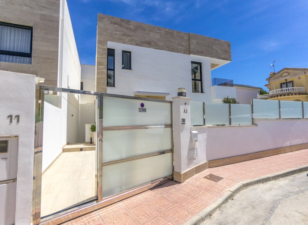 Villa for sale in Alicante 26