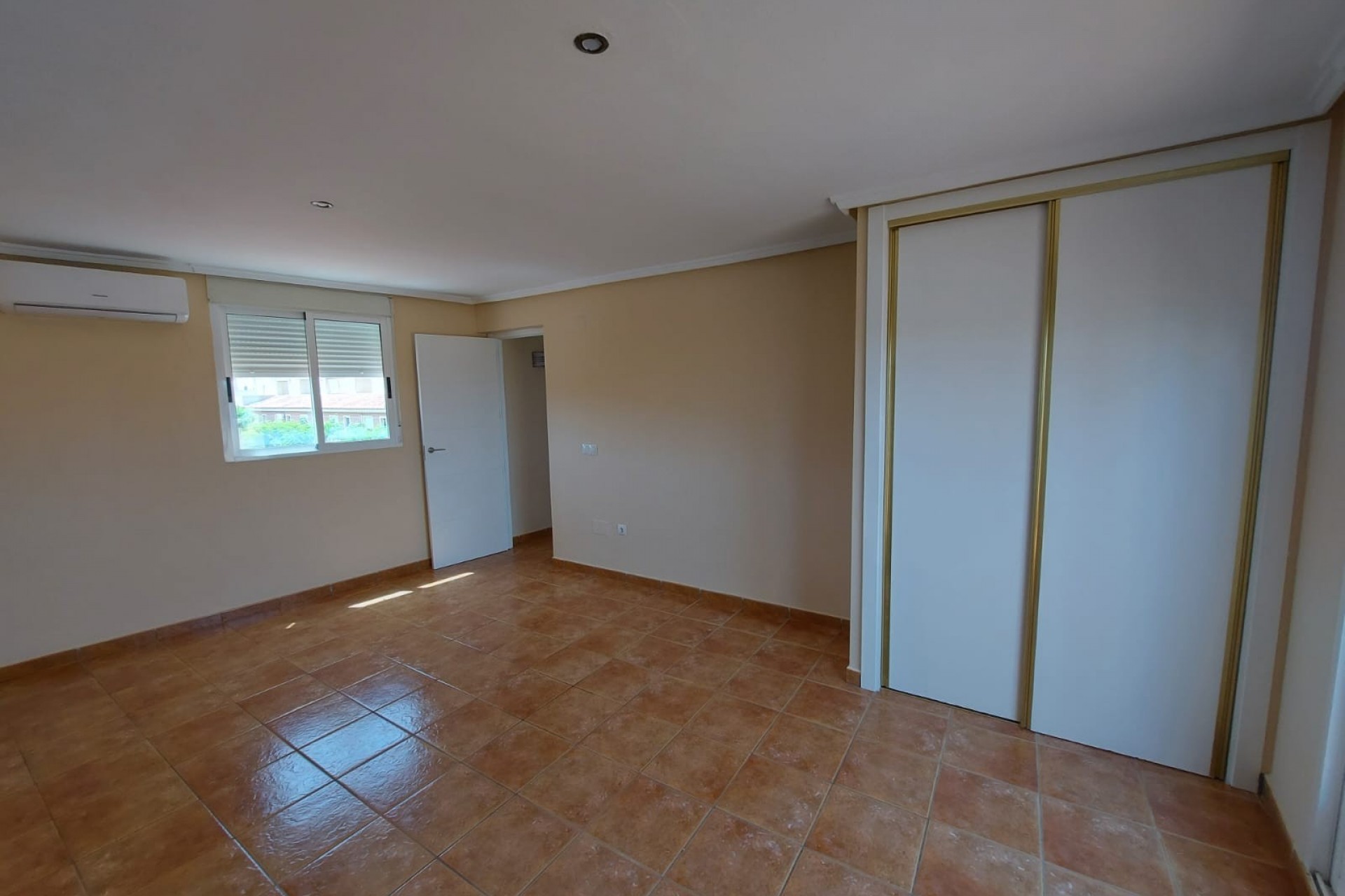 Adosada en venta en Alicante 38