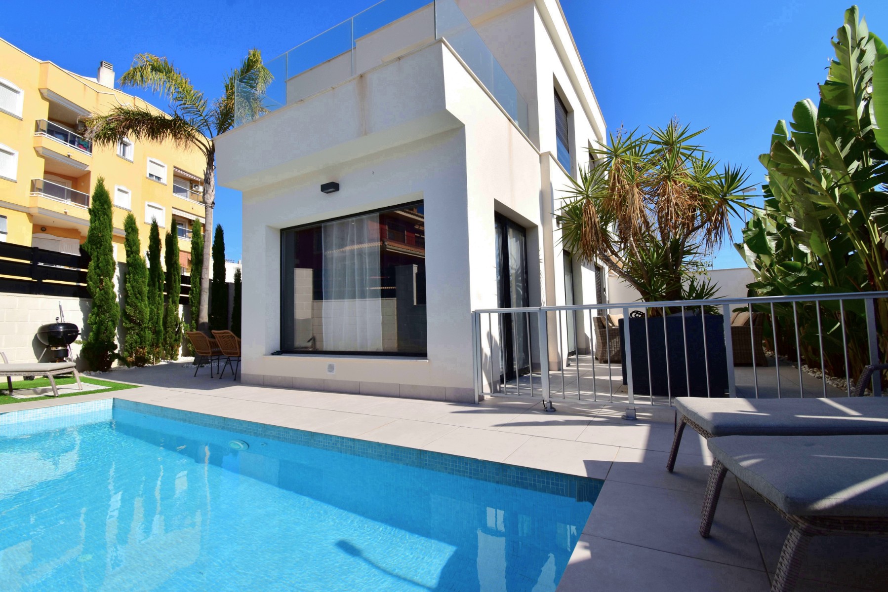 Villa à vendre à Alicante 1